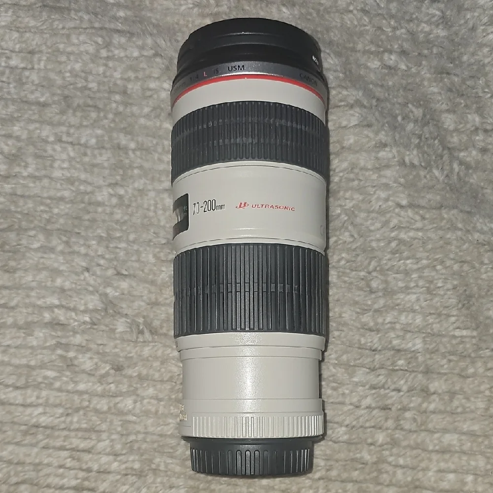 COPY - White and Black Camera Lens with Blue Pouch